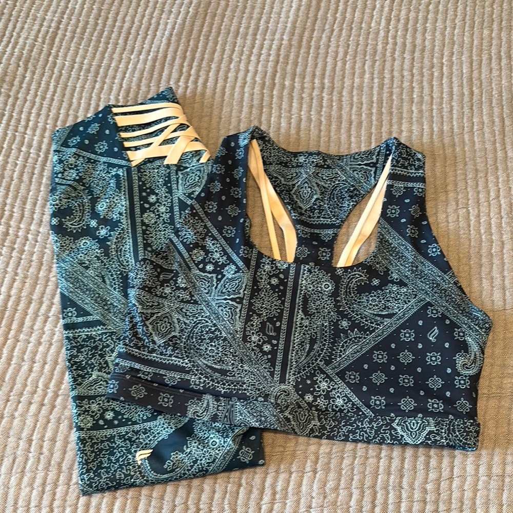 Fabletics Navy & Light Blue Paisley Leggings and Sports Bra Set
